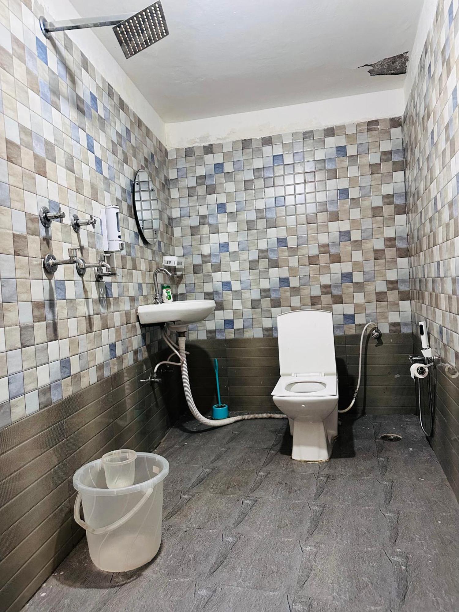 Hostel 360 Degree, Jibhi Exteriör bild