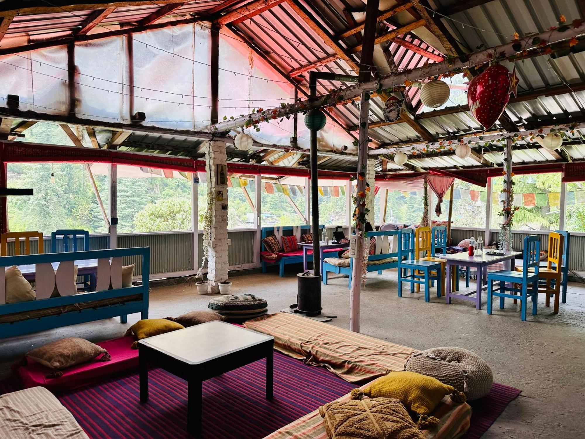 Hostel 360 Degree, Jibhi Exteriör bild